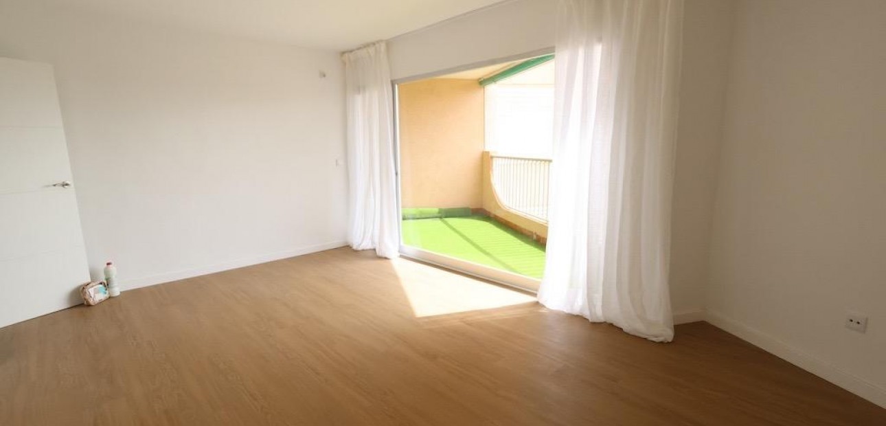 Sale - Apartment / flat -
Orihuela Costa - La Zenia
