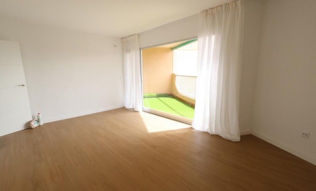 Sale - Apartment / flat -
Orihuela Costa - La Zenia
