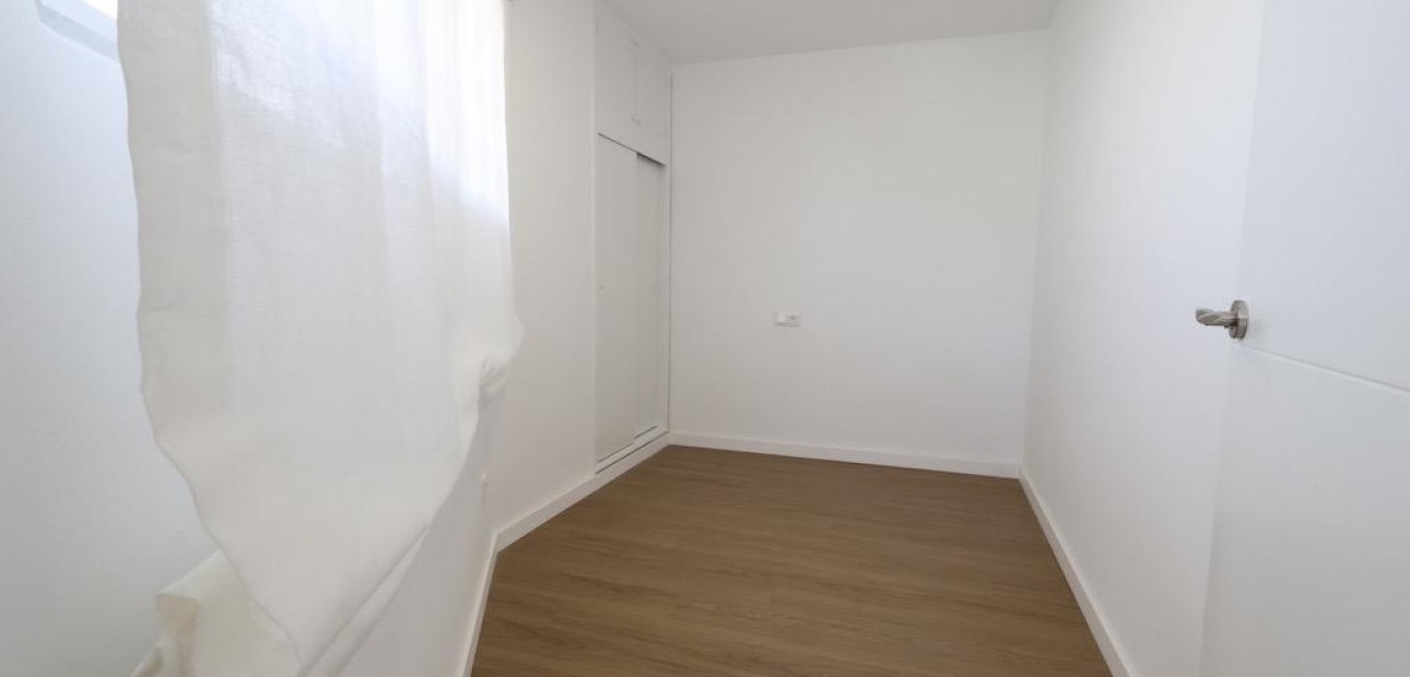 Sale - Apartment / flat -
Orihuela Costa - La Zenia
