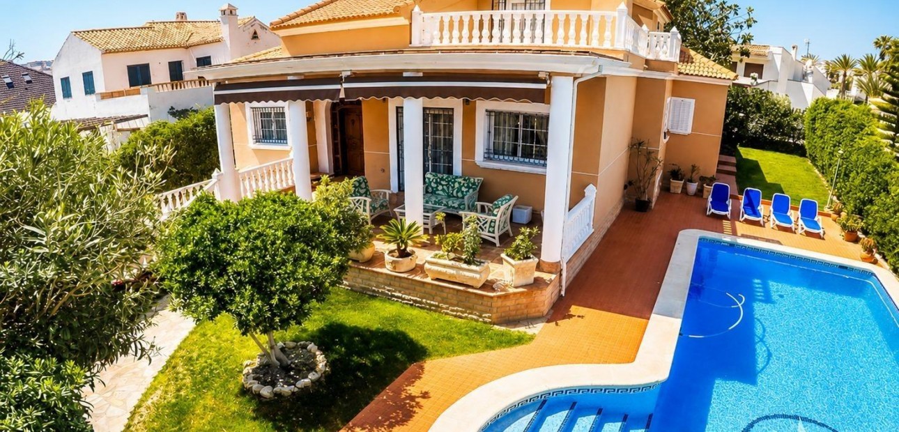 Sale - Apartment / flat -
Torrevieja - Playa de los locos