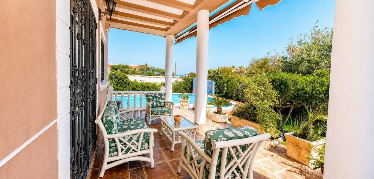 Sale - Apartment / flat -
Torrevieja - Playa de los locos