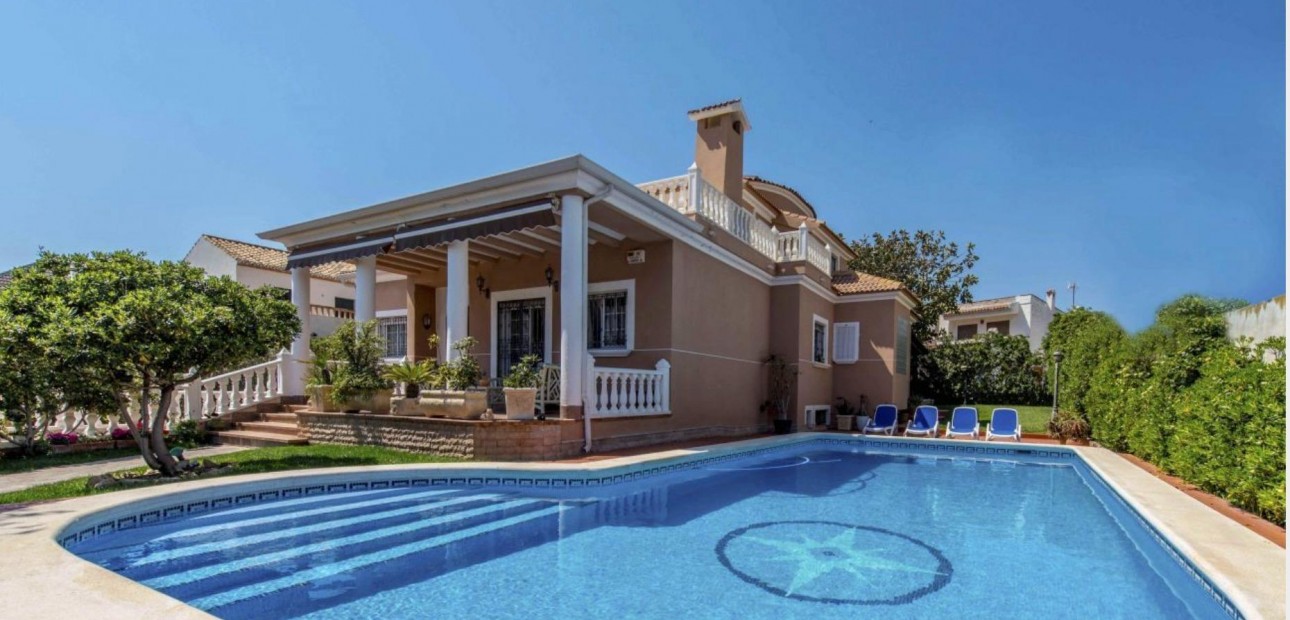 Sale - Apartment / flat -
Torrevieja - Playa de los locos