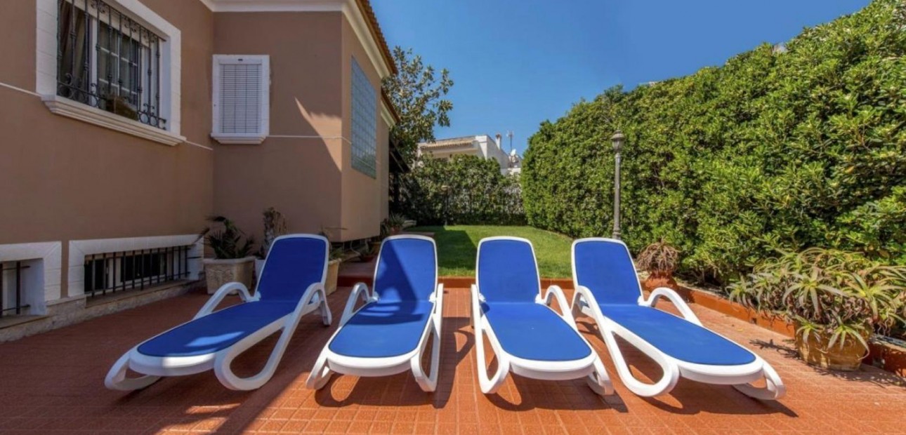 Sale - Apartment / flat -
Torrevieja - Playa de los locos