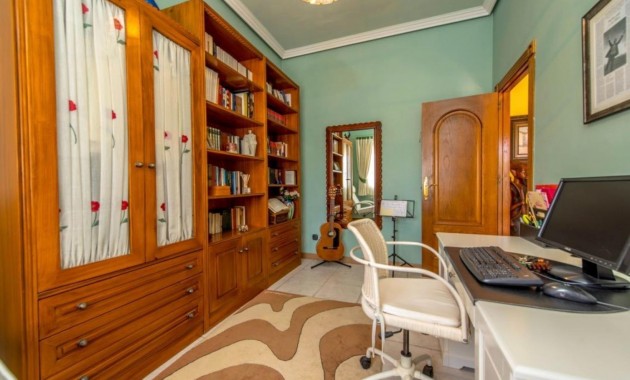 Sale - Apartment / flat -
Torrevieja - Playa de los locos