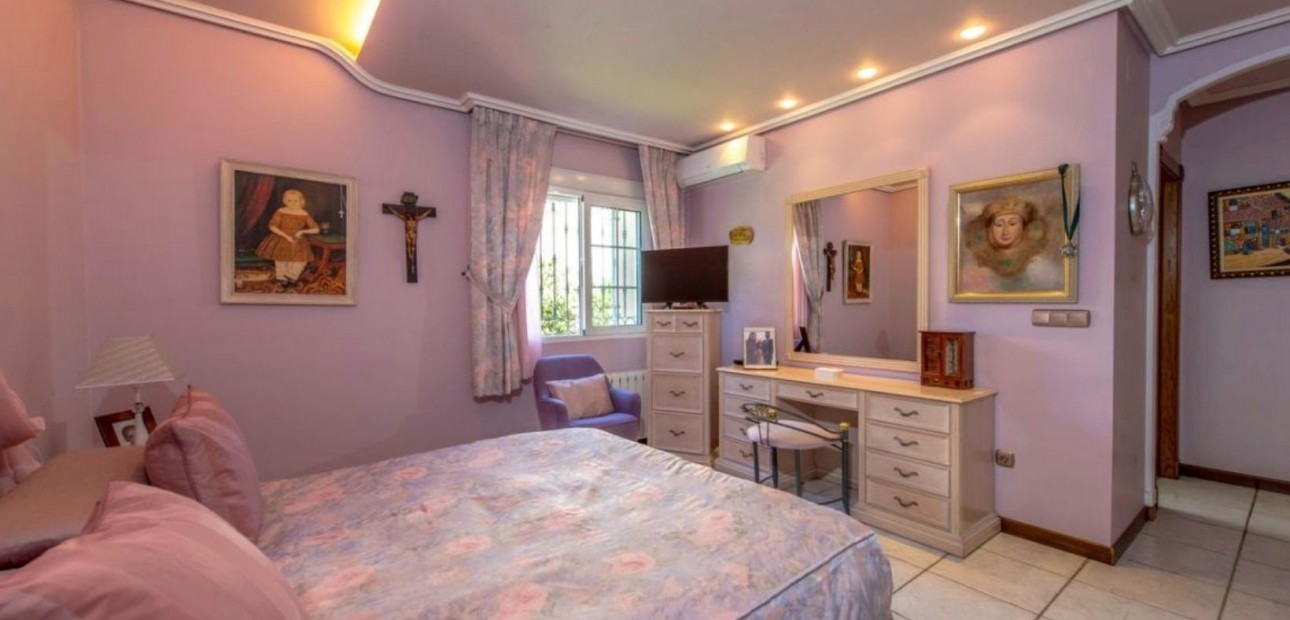 Sale - Apartment / flat -
Torrevieja - Playa de los locos