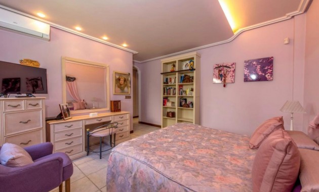 Sale - Apartment / flat -
Torrevieja - Playa de los locos