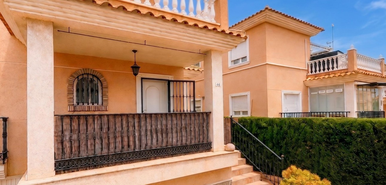 Sale - Villa -
Torrevieja - Los Balcones - Los Altos del Edén