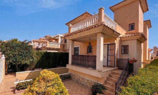 Sale - Villa -
Torrevieja - Los Balcones - Los Altos del Edén
