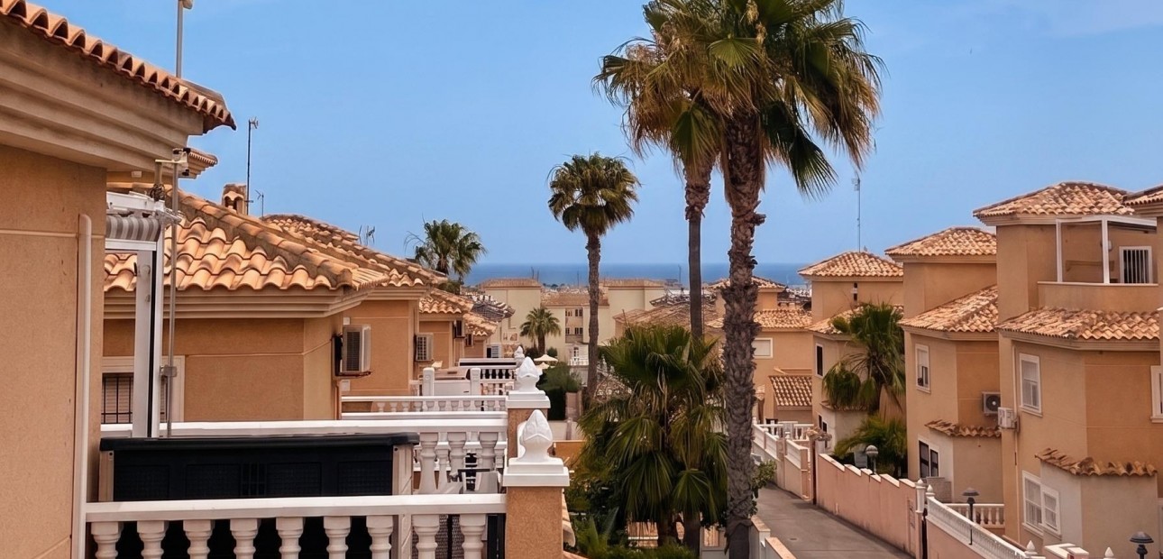 Sale - Villa -
Torrevieja - Los Balcones - Los Altos del Edén