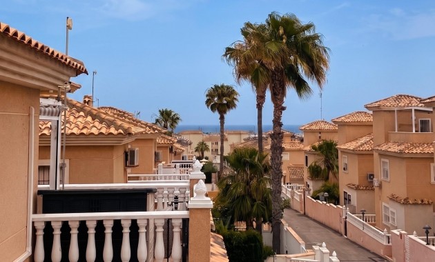 Sale - Villa -
Torrevieja - Los Balcones - Los Altos del Edén