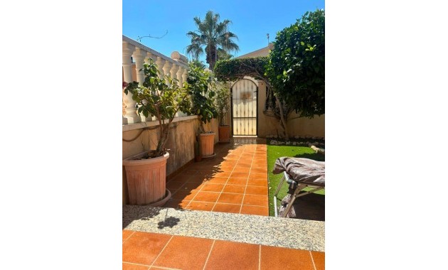Sale - Bungalow -
Orihuela Costa - Lomas de Cabo Roig