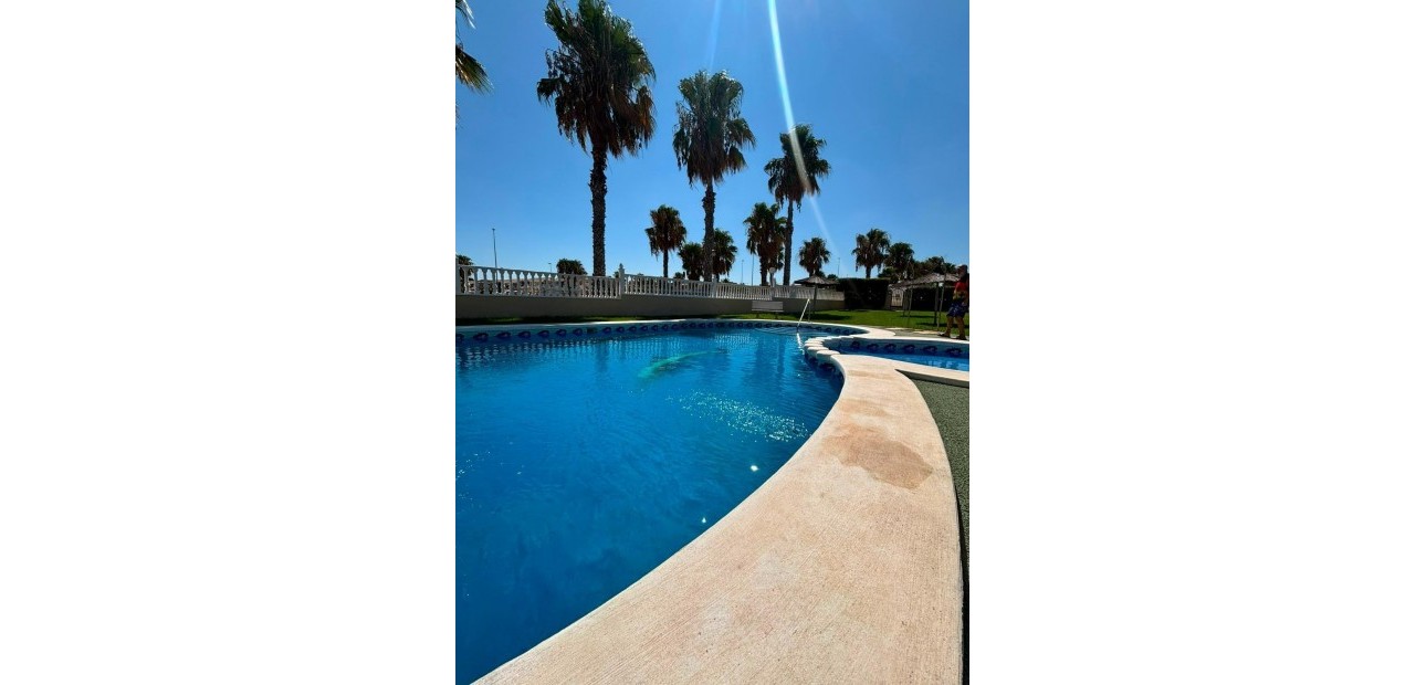 Sale - Bungalow -
Orihuela Costa - Lomas de Cabo Roig