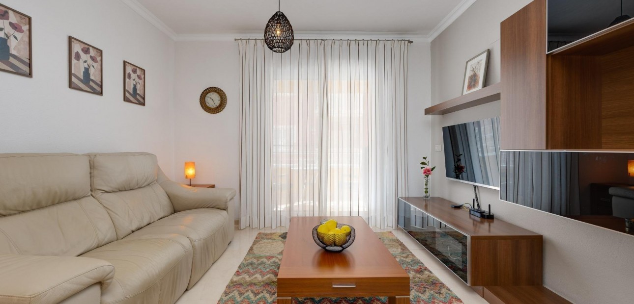 Sale - Apartment / flat -
Torrevieja - Estacion de autobuses