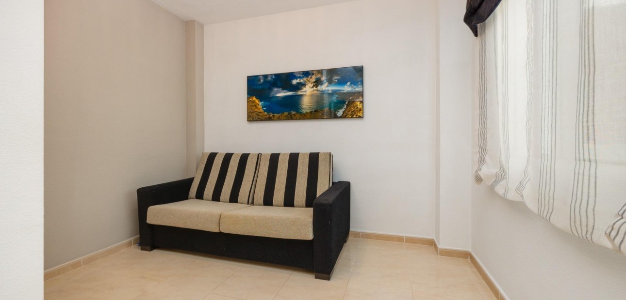 Sale - Apartment / flat -
Torrevieja - Estacion de autobuses