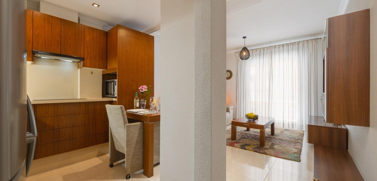 Sale - Apartment / flat -
Torrevieja - Estacion de autobuses