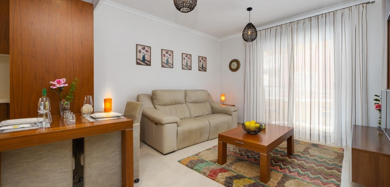 Sale - Apartment / flat -
Torrevieja - Estacion de autobuses