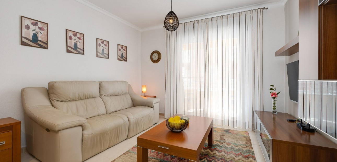 Sale - Apartment / flat -
Torrevieja - Estacion de autobuses