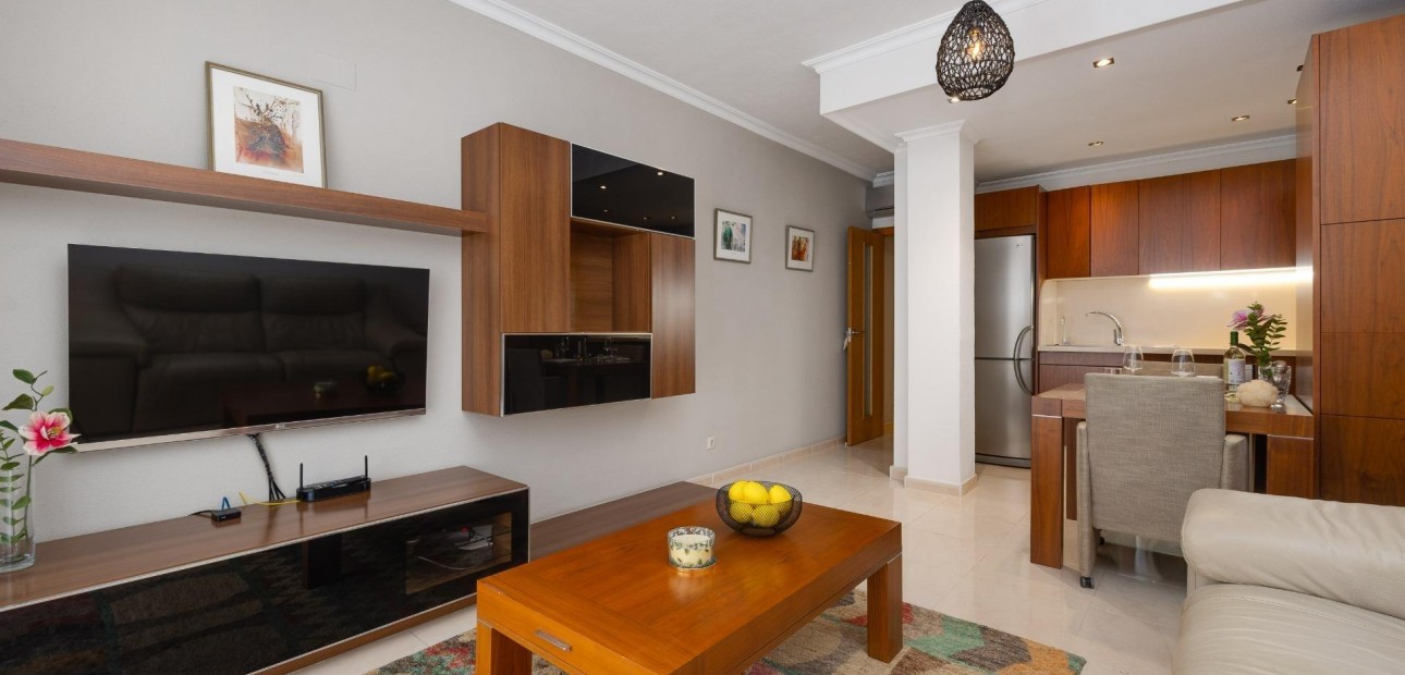 Sale - Apartment / flat -
Torrevieja - Estacion de autobuses
