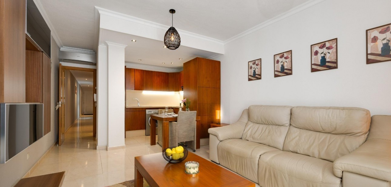 Sale - Apartment / flat -
Torrevieja - Estacion de autobuses