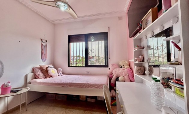 Sale - Apartment / flat -
Orihuela Costa - PAU 26