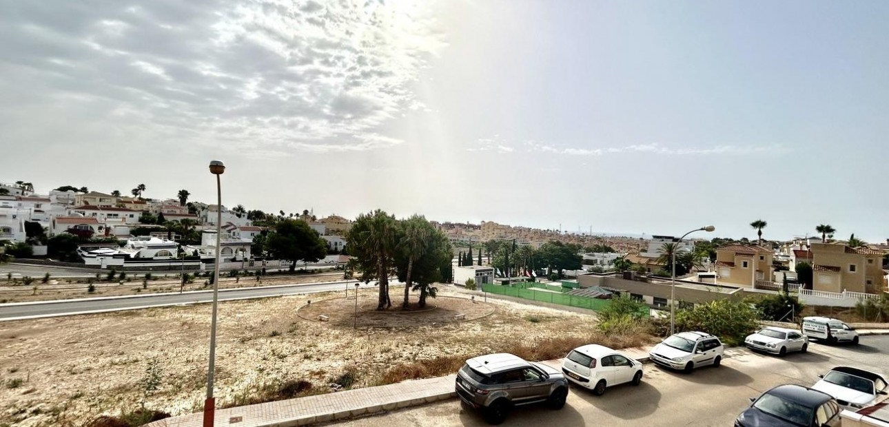 Sale - Apartment / flat -
Orihuela Costa - PAU 26
