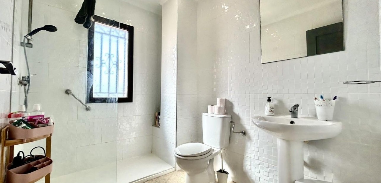 Sale - Apartment / flat -
Orihuela Costa - PAU 26