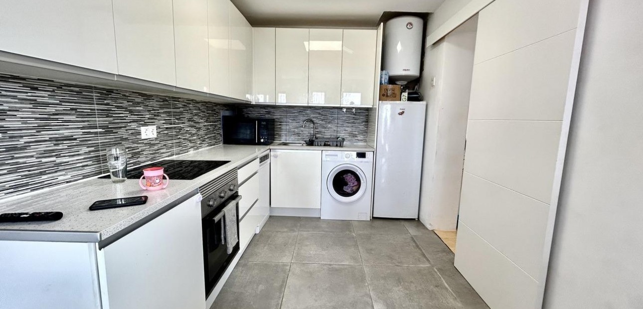 Sale - Apartment / flat -
Orihuela Costa - PAU 26
