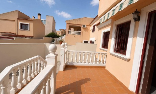 Sale - Apartment / flat -
Orihuela Costa - PAU 26