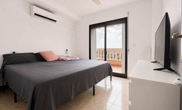 Sale - Apartment / flat -
Orihuela Costa - PAU 26