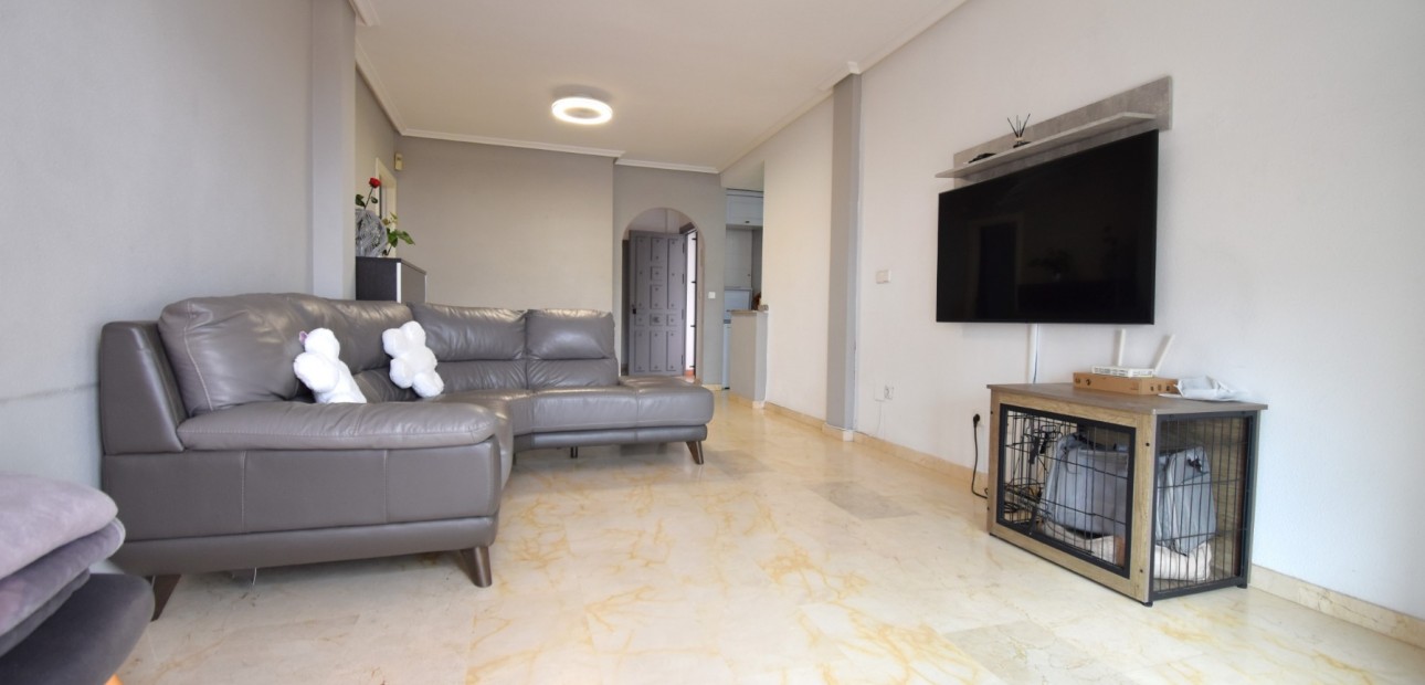 Sale - Apartment / flat -
Orihuela Costa - Villamartin