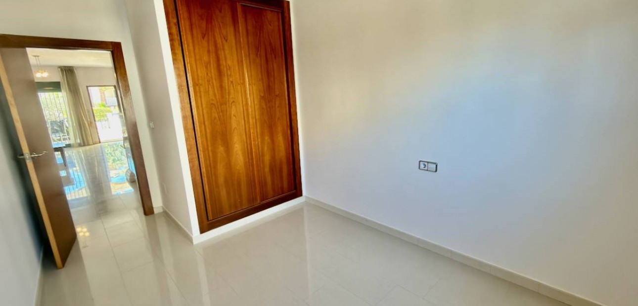 Sale - Detached Villa -
Ciudad Quesada - Doña Pepa