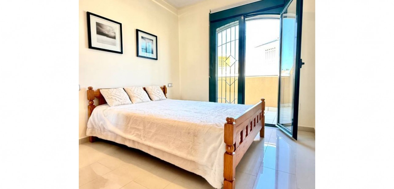 Sale - Detached Villa -
Ciudad Quesada - Doña Pepa