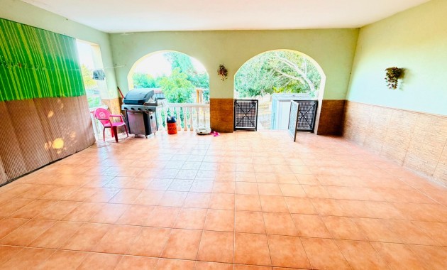 Sale - Finca - Country Property -
Catral