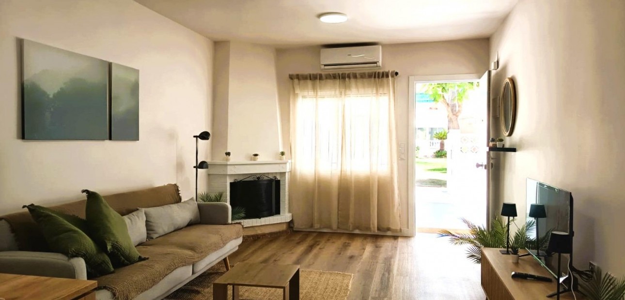 Sale - Bungalow -
Orihuela Costa - La Regia