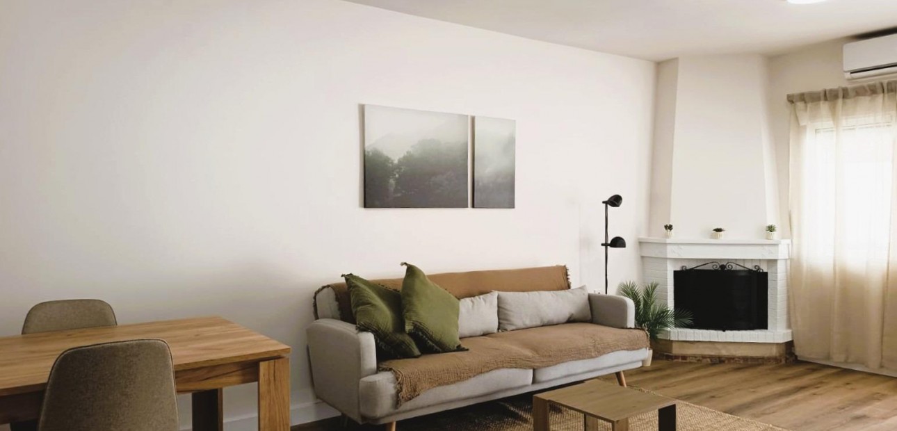 Sale - Bungalow -
Orihuela Costa - La Regia