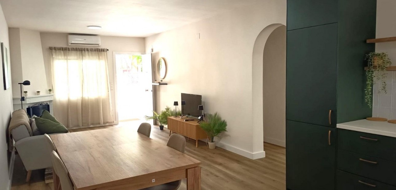 Sale - Bungalow -
Orihuela Costa - La Regia
