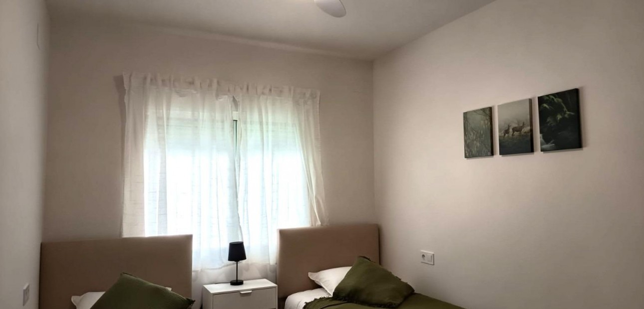 Sale - Bungalow -
Orihuela Costa - La Regia