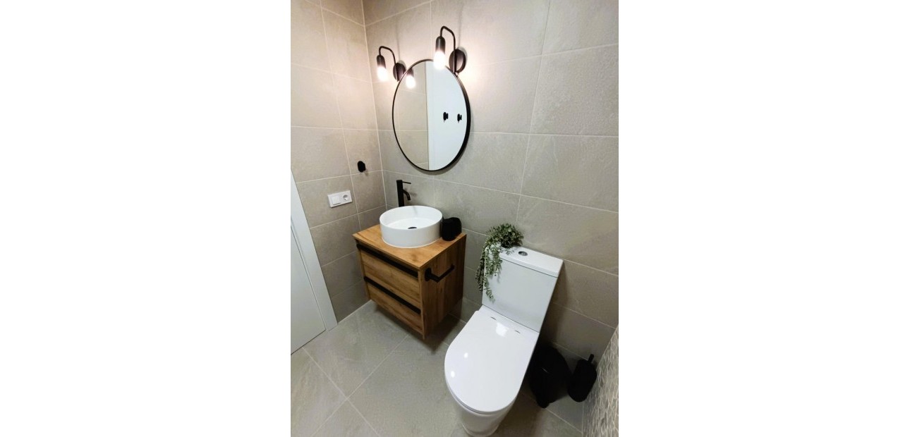 Sale - Bungalow -
Orihuela Costa - La Regia