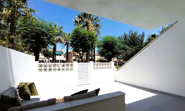 Sale - Bungalow -
Orihuela Costa - La Regia