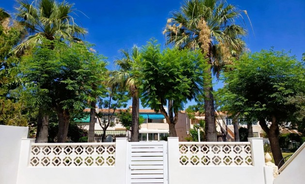 Sale - Bungalow -
Orihuela Costa - La Regia