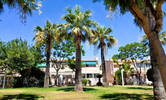 Sale - Bungalow -
Orihuela Costa - La Regia