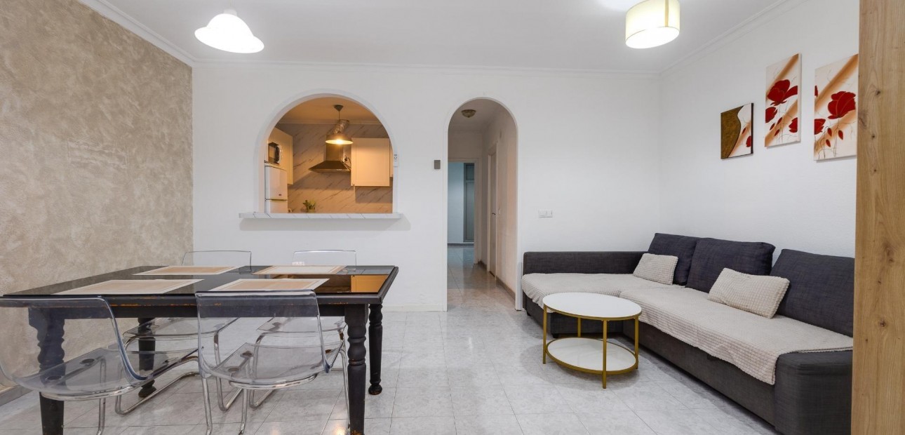 Sale - Apartment / flat -
Torrevieja - Estacion de autobuses