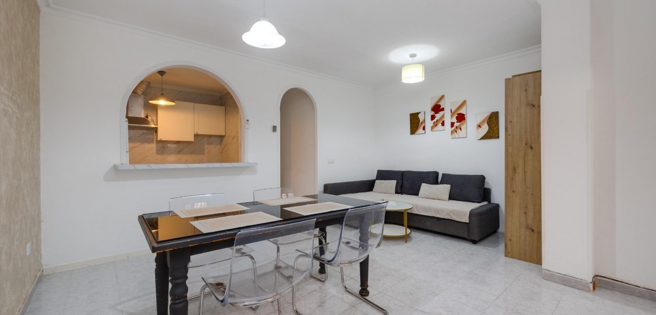 Sale - Apartment / flat -
Torrevieja - Estacion de autobuses