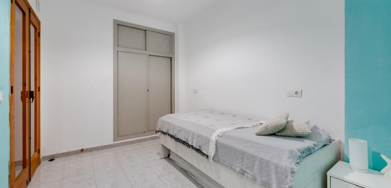 Sale - Apartment / flat -
Torrevieja - Estacion de autobuses