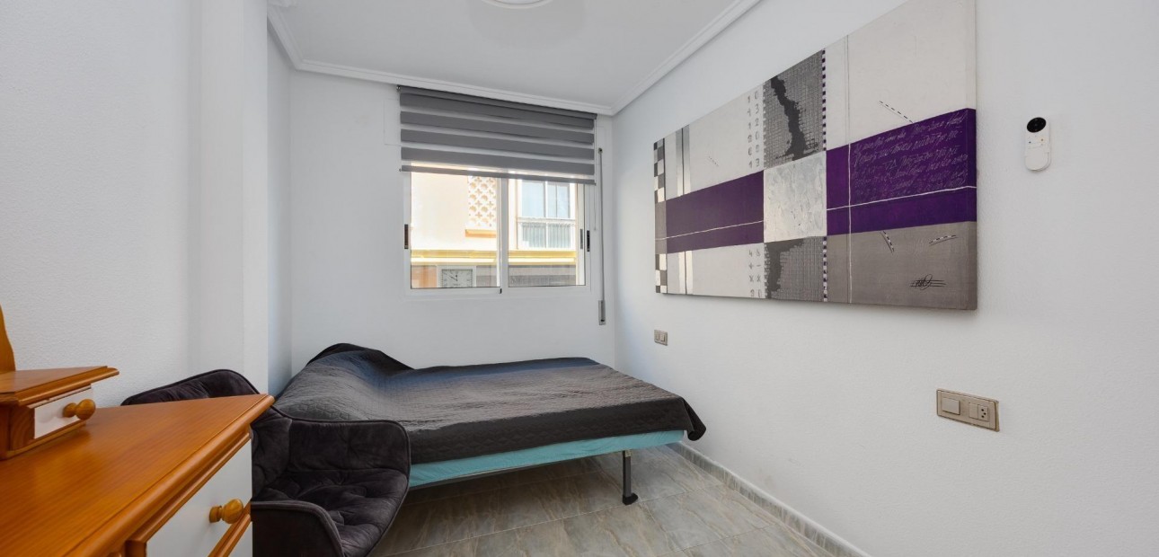 Sale - Apartment / flat -
Torrevieja - Playa del cura