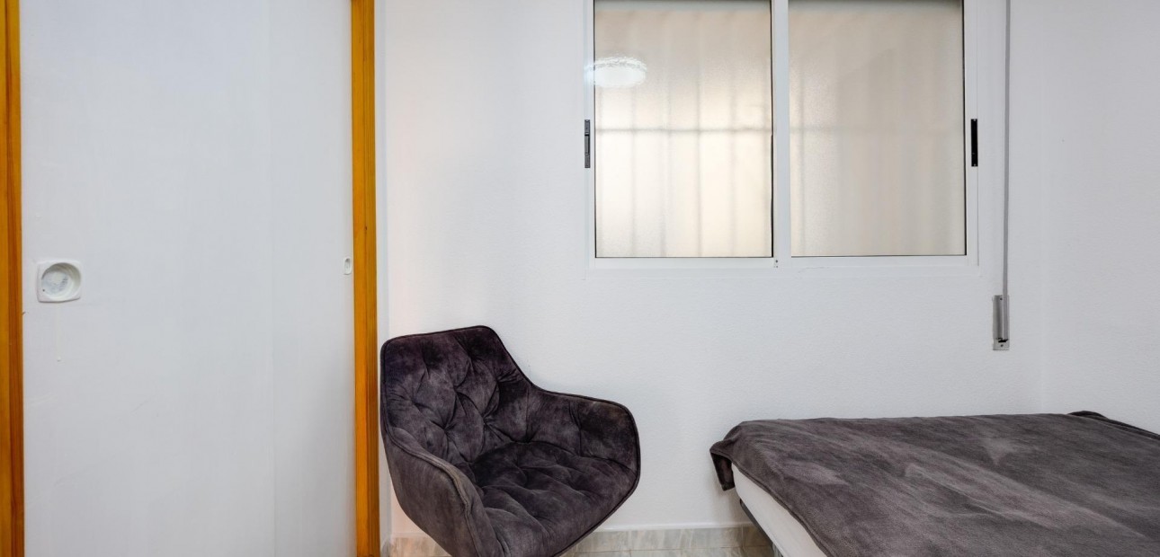Sale - Apartment / flat -
Torrevieja - Playa del cura