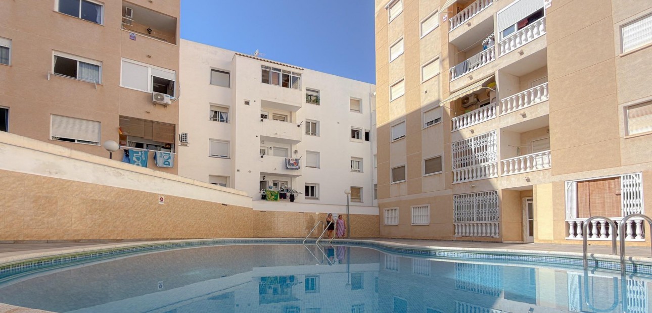 Sale - Apartment / flat -
Torrevieja - torrevieja