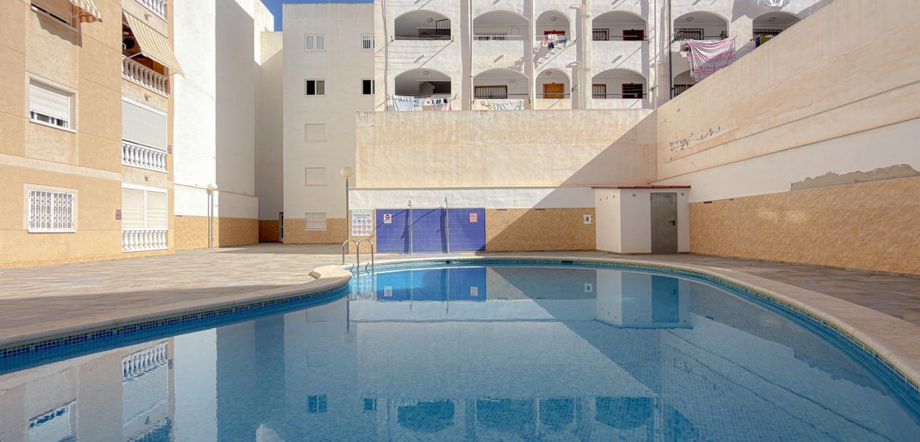 Sale - Apartment / flat -
Torrevieja - torrevieja