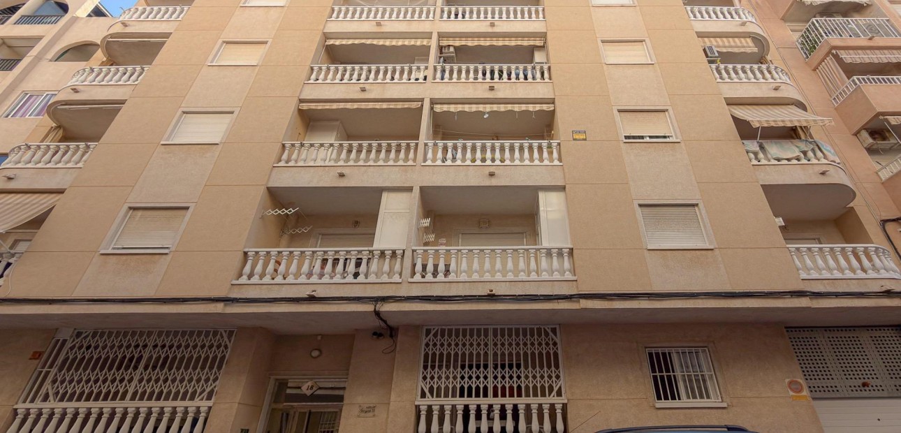 Sale - Apartment / flat -
Torrevieja - torrevieja