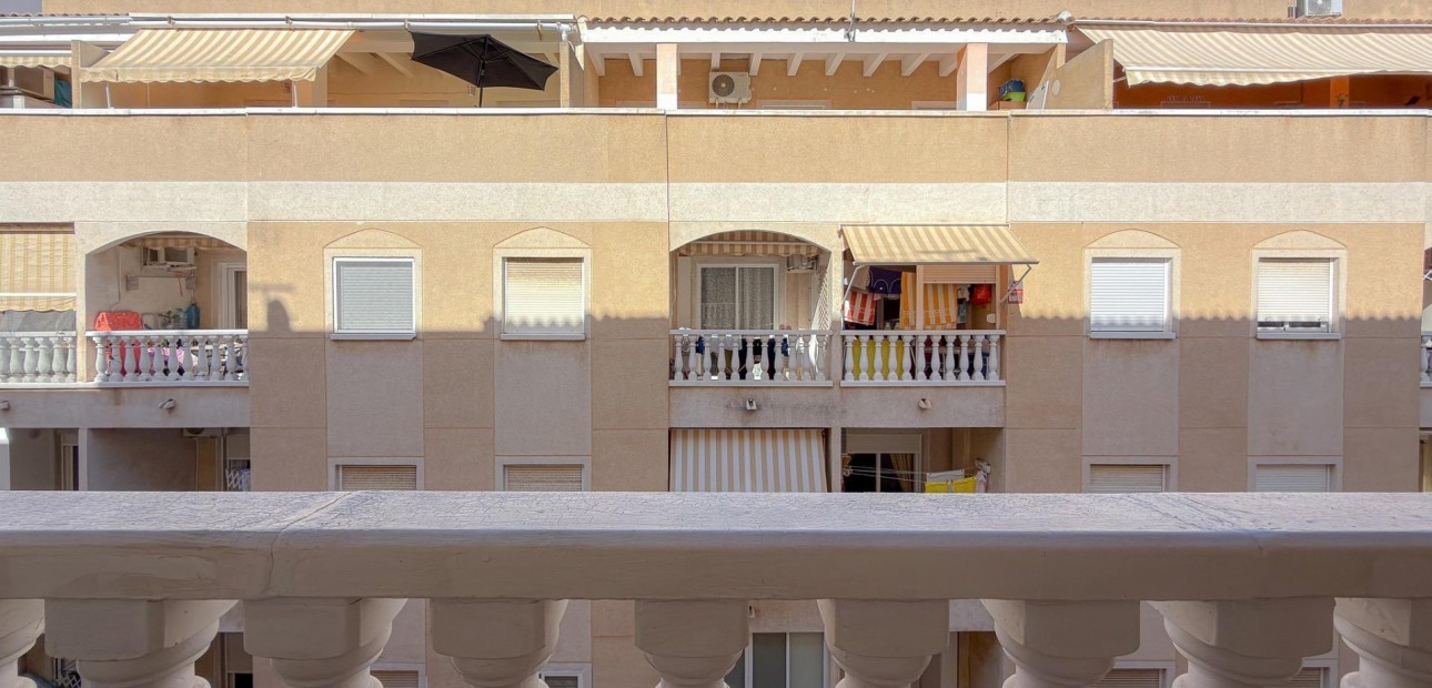 Sale - Apartment / flat -
Torrevieja - torrevieja